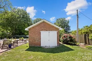 207 W Academy St, Cherryville, NC 28021 - Photo 6