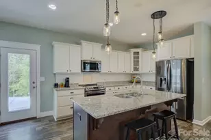 2610 Courtland Dr, Clover, SC 29710 - Photo 4