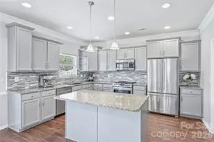 7041 Carnwarth Lane, Fort Mill, SC 29707 - Photo 6