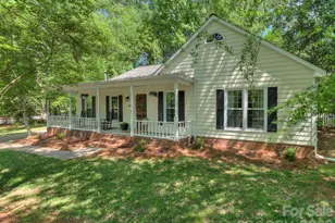 401 Sandymead Rd, Matthews, NC 28105 - Photo 4