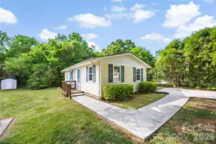 621 Pennsylvania Ave, Charlotte, NC 28216 - Photo 2