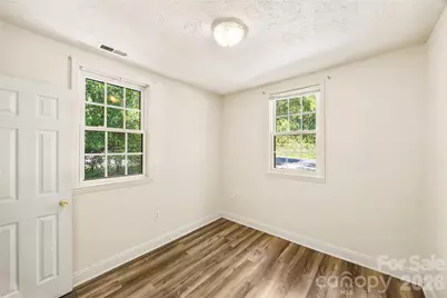 621 Pennsylvania Avenue, Charlotte, NC 28216 - Photo 14