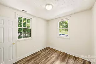 621 Pennsylvania Ave, Charlotte, NC 28216 - Photo 14