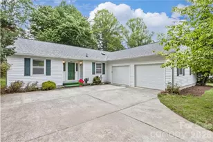 7 Teaneck Cir, Hendersonville, NC 28791 - Photo 2