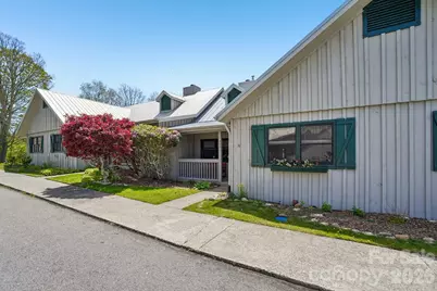 302 Eagles Nest Court S, Mars Hill, NC 28754 - Photo 2