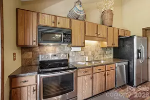 302 Eagles Nest Ct S, Mars Hill, NC 28754 - Photo 10