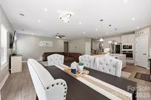 10258 Paper Birch Dr, Charlotte, NC 28215 - Photo 16