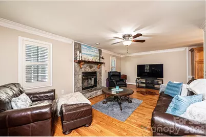 600 17th Avenue Drive SE, Hickory, NC 28602 - Photo 8