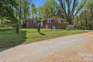 409 Walnut Pl NE, Lenoir, NC 28645 - Photo 4