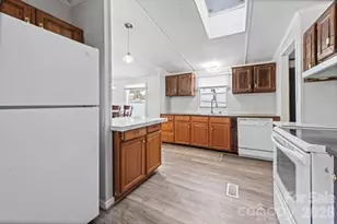 111 Oxford Ln, Blowing Rock, NC 28605 - Photo 4