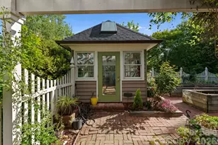 240 21st Ave Dr NW, Hickory, NC 28601 - Photo 6