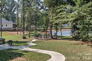 348 Catalina Dr, Mooresville, NC 28117 - Photo 8