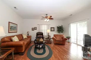 7175 Somerset Springs Dr, Charlotte, NC 28262 - Photo 8