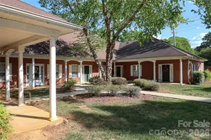 7175 Somerset Springs Dr, Charlotte, NC 28262 - Photo 2