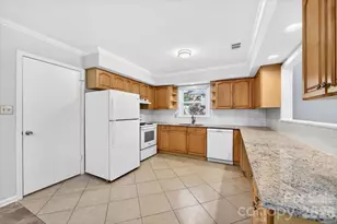 900 E John St, Matthews, NC 28105 - Photo 8
