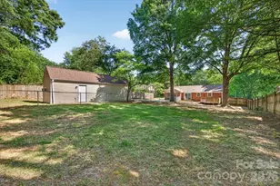 900 E John St, Matthews, NC 28105 - Photo 30