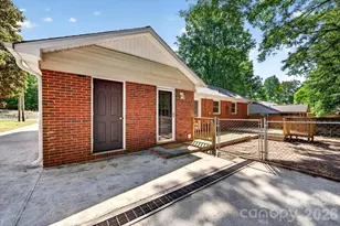900 E John St, Matthews, NC 28105 - Photo 26