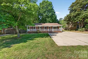 900 E John St, Matthews, NC 28105 - Photo 2