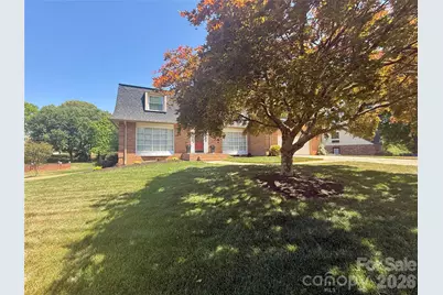 3740 6th Street NE, Hickory, NC 28601 - Photo 6