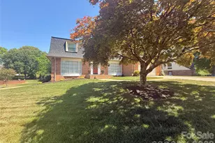 3740 6th St NE, Hickory, NC 28601 - Photo 6