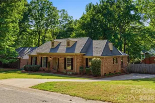 341 Neill Ridge Rd, Matthews, NC 28105 - Photo 2