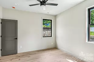 32 S View Dr, Burnsville, NC 28714 - Photo 8