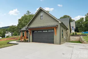 32 S View Dr, Burnsville, NC 28714 - Photo 2