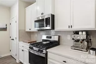 1311 Ashbury St, Charlotte, NC 28216 - Photo 10