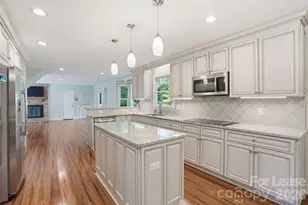 301 Sardis Rd N, Charlotte, NC 28270 - Photo 8
