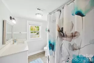 121 W 11th St, Oakboro, NC 28129 - Photo 22