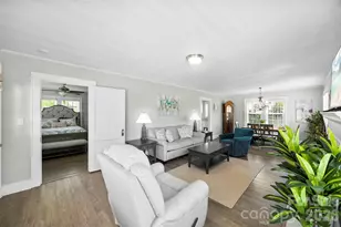 121 W 11th St, Oakboro, NC 28129 - Photo 6