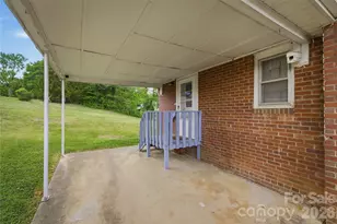 1348 Hibriten Dr SE, Lenoir, NC 28645 - Photo 8