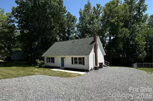 806 S Laurel St, Lincolnton, NC 28092 - Photo 1