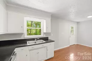 806 S Laurel St, Lincolnton, NC 28092 - Photo 10