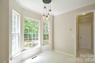 10930 Wyndham Pointe Dr, Charlotte, NC 28213 - Photo 8