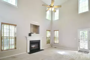 10930 Wyndham Pointe Dr, Charlotte, NC 28213 - Photo 4
