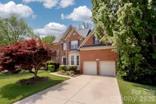 10930 Wyndham Pointe Dr, Charlotte, NC 28213 - Photo 2