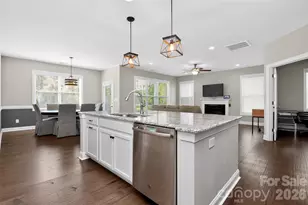 3025 Kinsley Ct, Fort Mill, SC 29707 - Photo 8