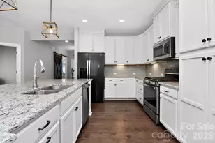 3025 Kinsley Ct, Fort Mill, SC 29707 - Photo 6