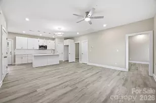 3800 Freedom Dr, Charlotte, NC 28208 - Photo 4