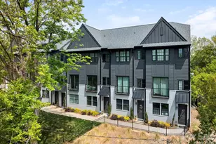 226 Sutton Pk Ln, Charlotte, NC 28211 - Photo 1