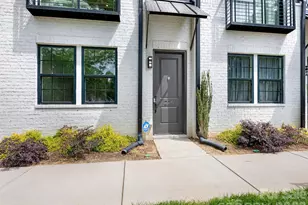 226 Sutton Pk Ln, Charlotte, NC 28211 - Photo 2