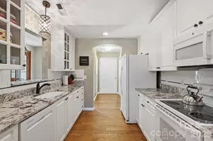 7224 Swans Run Rd, Charlotte, NC 28226 - Photo 2
