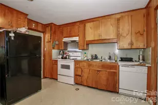 225 Midway Rd, Statesville, NC 28625 - Photo 10