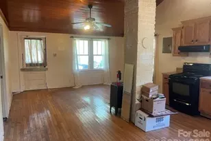 1610 Willow Rd, Hendersonville, NC 28739 - Photo 6