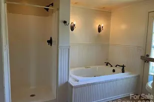 1610 Willow Rd, Hendersonville, NC 28739 - Photo 10