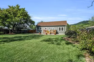 11 N Pershing Rd, Asheville, NC 28805 - Photo 8