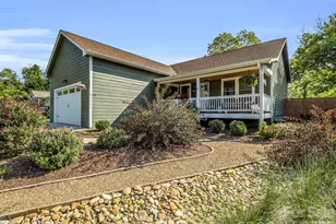 11 N Pershing Rd, Asheville, NC 28805 - Photo 2