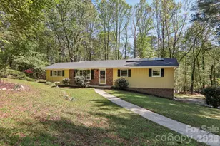 45 Crosswick Ln, Hendersonville, NC 28739 - Photo 1