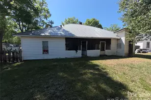 512 W 2nd St, Cherryville, NC 28021 - Photo 4